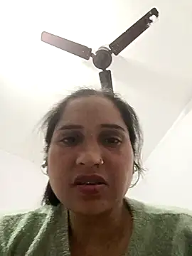 Cute-karisma1234 webcam