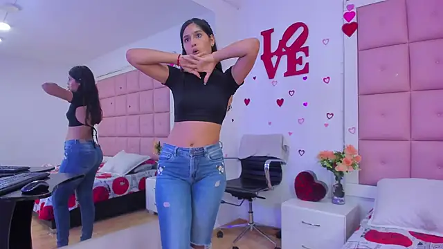 aliss_aron - Aliss_Aron's free webcam