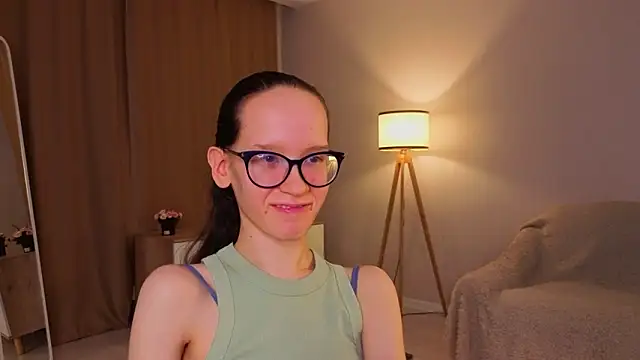 bettybrowni - BettyBrowni's free webcam