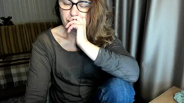 lauraoven - Lauraoven's free webcam