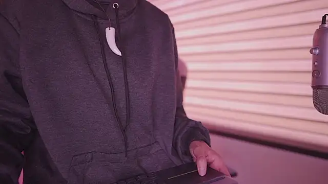 tommy_blue - Tommy_blue's free webcam - UK Sex Cams