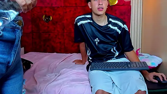 ChanellandMax webcam