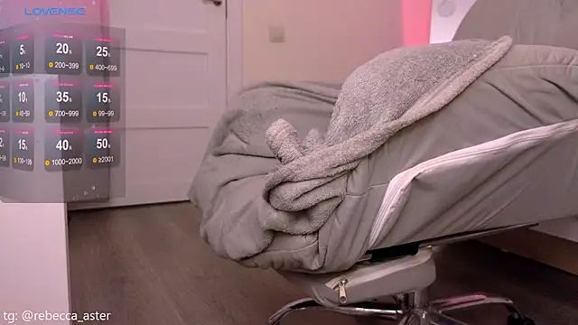 RebeccaAster webcam