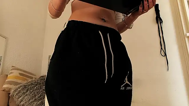 carolineaikos - CarolineAikos's free webcam - UK Sex Cams