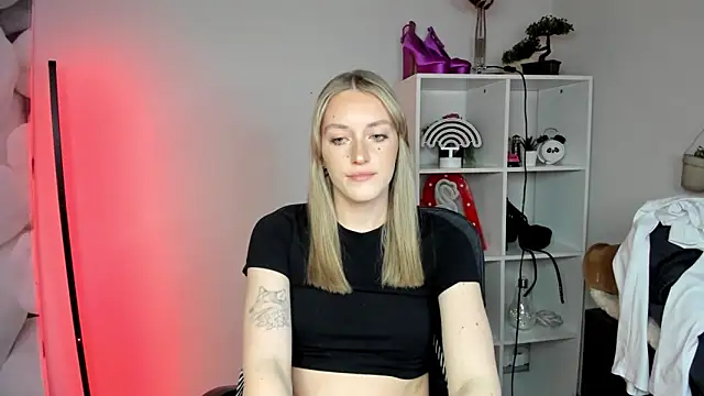 EvelynBlond webcam