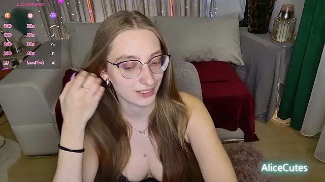 alicecutes - AliceCutes's free webcam - UK Sex Cams