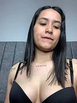 Webcam Model (Val12777)  is live.Free join now!