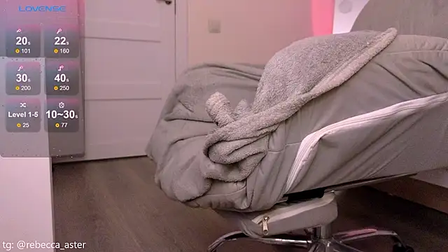 RebeccaAster webcam