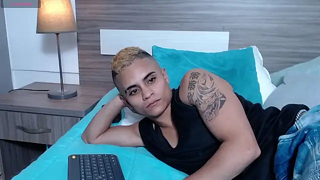 Liiamthompson webcam