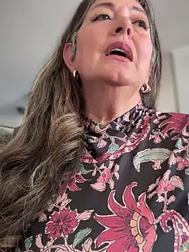 emma_tour - Emma_tour's free webcam