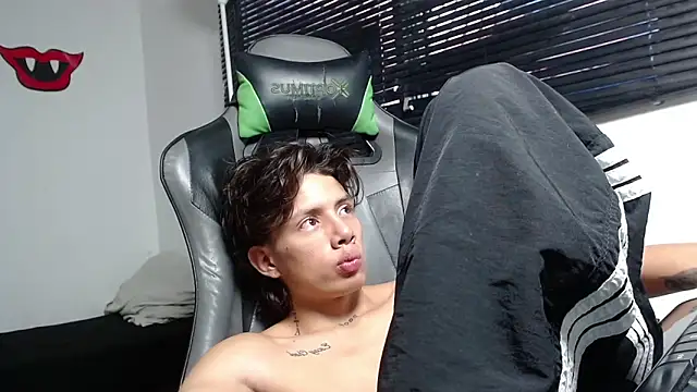 didi_hard - Didi_hard's free webcam - UK Sex Cams