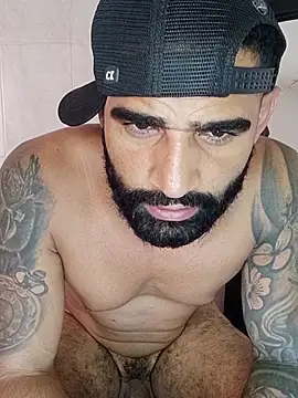 lucius40 - Lucius40's free webcam - UK Sex Cams