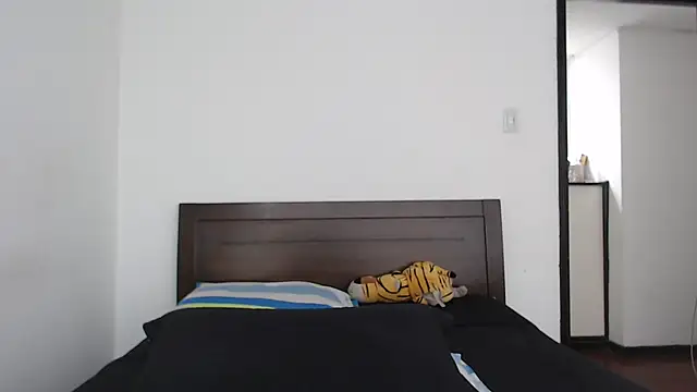 rebecca_collin webcam