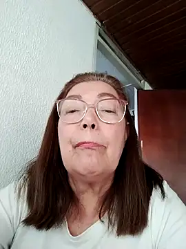 Webcam Model (Vicky_Rosse)  is live.Free join now!