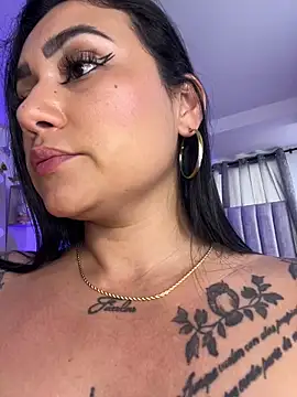 Webcam Model (MadissonFord)  is live.Free join now!