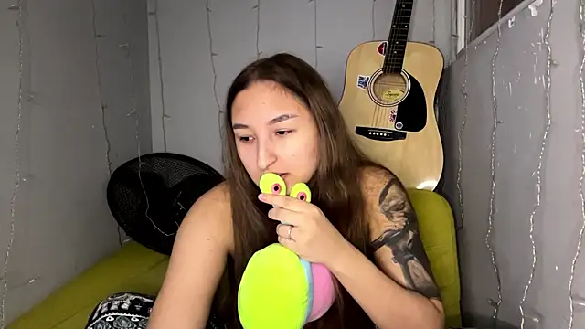 mlacutehere - Mlacutehere's free webcam