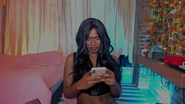 LaGoldenBitch webcam