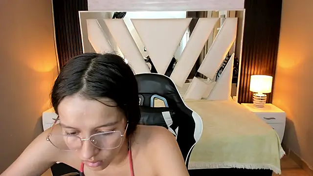 linda4petite - Linda4Petite's free webcam