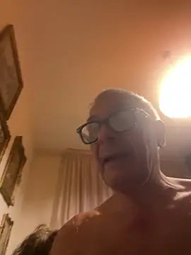 4n4l1zz4m1 (Ask my age) - il mio amico mi guarda scopare lei