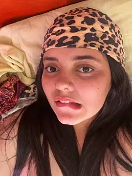 Webcam Model (candicewest_)  is live.Free join now!