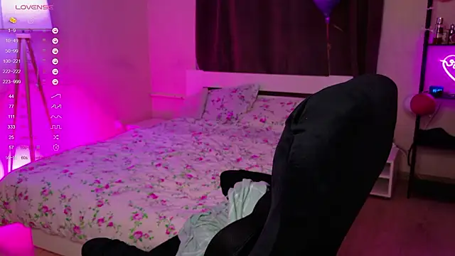 elioraa - Elioraa's free webcam - UK Sex Cams