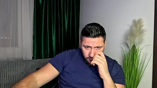 Gold_Alpha_Boy webcam