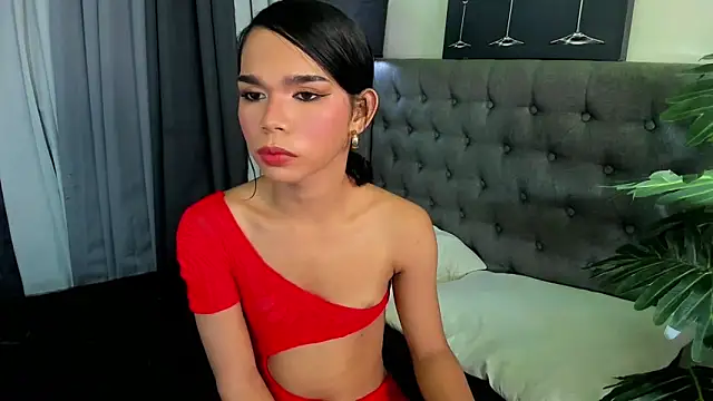 asianpetiteprincess webcam