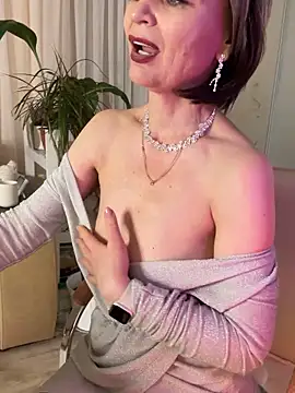 Webcam Model (Melljoy)  is live.Free join now!