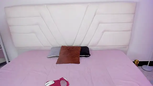 fressittalove01 - Fressittalove01's free webcam