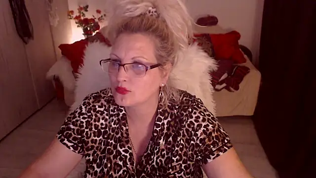 divineblond - Divineblond's free webcam