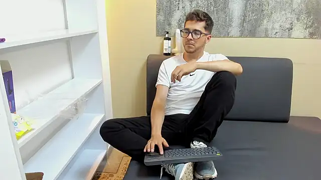 matthew_evans1 - MATTHEW_EVANS1's free webcam - UK Sex Cams