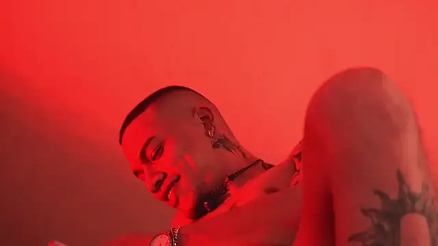 AlphaMasterXxx webcam