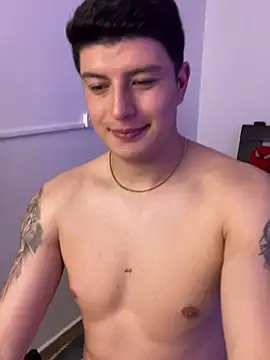 Goldenknight33 webcam