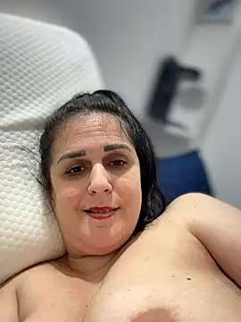 queenmaryxo - QueenMaryXO's free webcam - UK Sex Cams