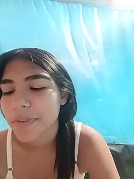 triana-hot18 - Triana-hot18's free webcam