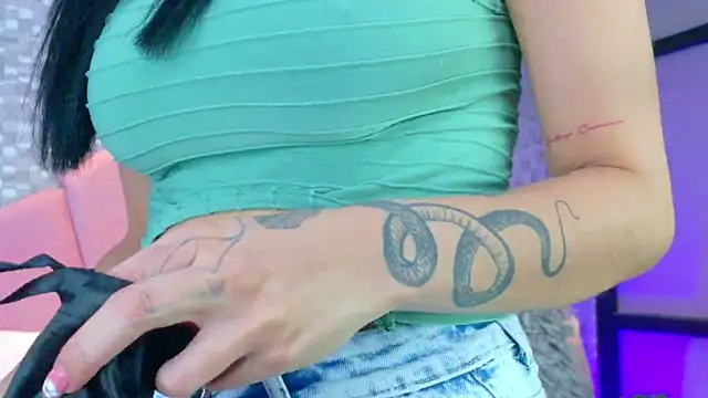 ashleybaker1 - AshleyBaker1's free webcam