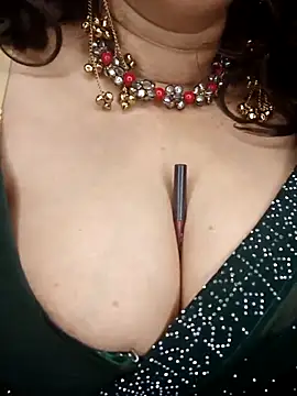 Webcam Model (Aarna111)  is live.Free join now!