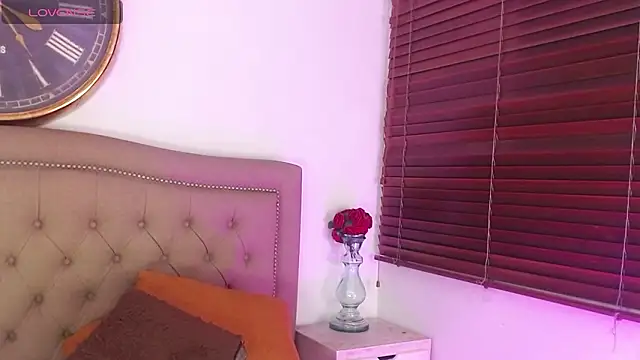 Adara_Ferrara webcam