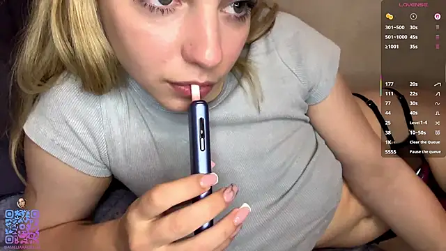 IlanaLafferty webcam