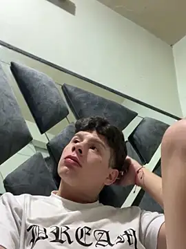 andy12912 (M twink) - Show