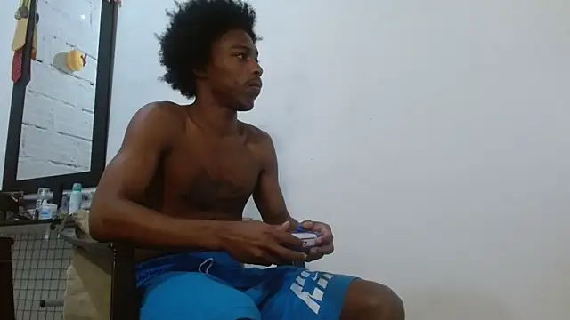 Larry-n-clouds webcam