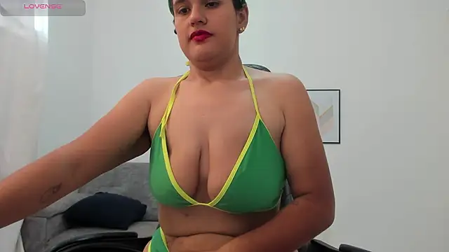 natalia_curvy1 webcam