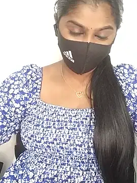 Tamil_Azhaghi webcam