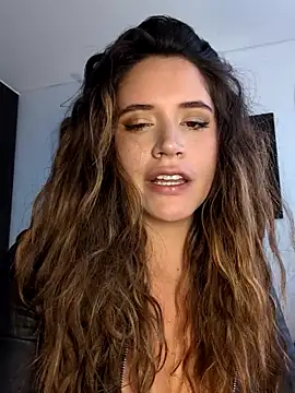 Webcam Model (maliciaworld)  is live.Free join now!