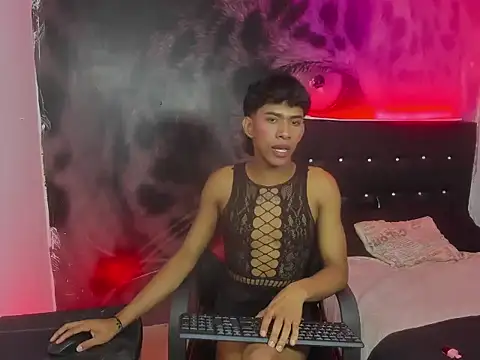 JERO_TEASE_S7S webcam