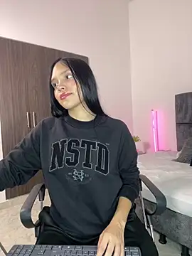 Malory_Saenzz webcam