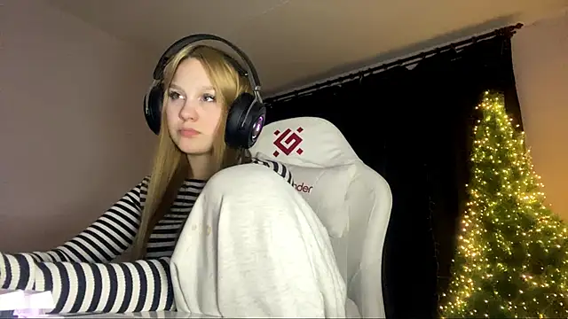 axin_burnell - Axin_burnell's free webcam - UK Sex Cams