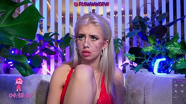 FlowweerGirl webcam