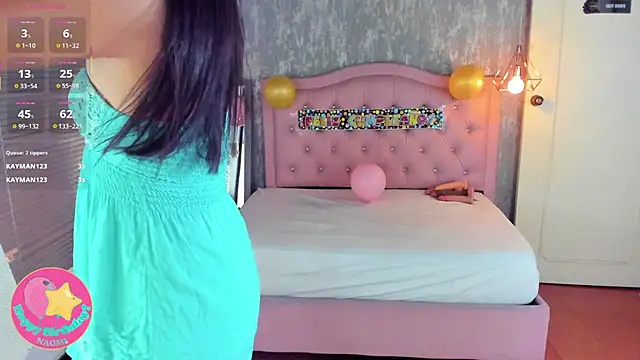 naomidibello - Naomidibello's free webcam