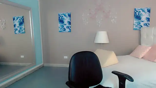 _Maddison_Ivanova_ webcam